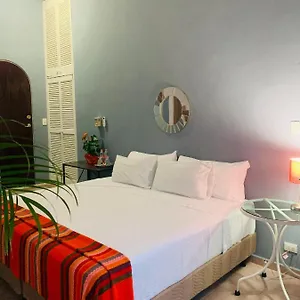 https://the-quetzal.quintano-roohotels.com