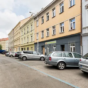 im-easy-housing-hostel.praguehotelsweb.com/