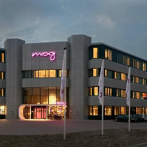 https://moxy-amsterdam-schiphol-airport.amsterdamhotelsnl.com